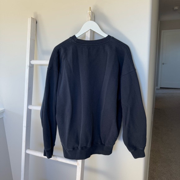 Brandy Melville Malibu Women’s Navy Blue Crewneck - Picture 2 of 3